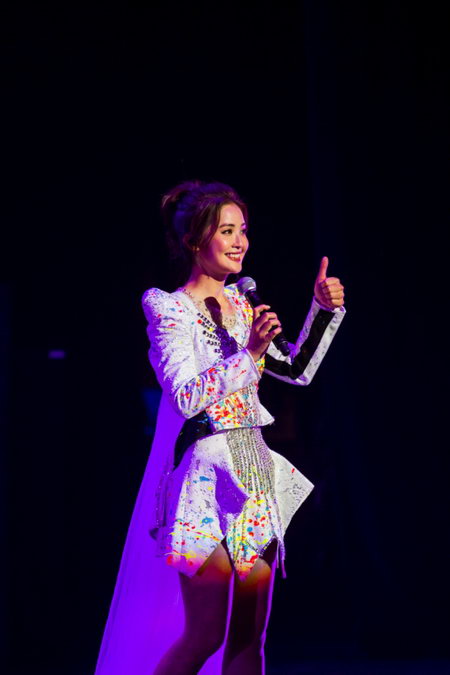 TWINS����Ѳ�ݱ�������վ �˱����׶�SONY CENTRE