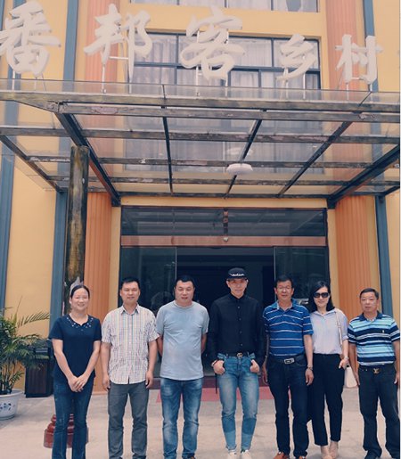 歌手聂琳峰世界青田采风 将用视觉传达侨乡之美